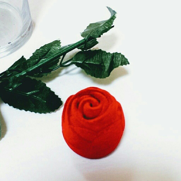 Pair of cubic zirconia earrings - Picture 10 of 11